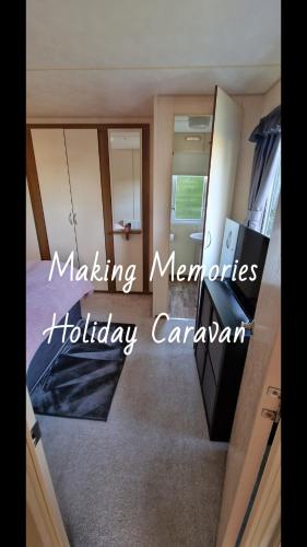 Making Memories Holiday Caravan Making Memories Holiday Caravan