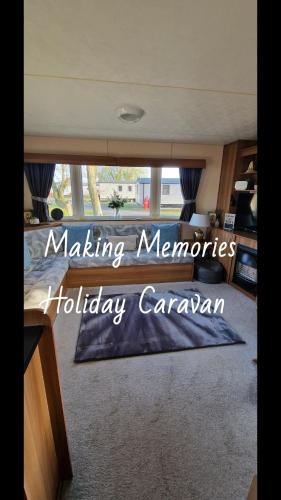 Making Memories Holiday Caravan Making Memories Holiday Caravan