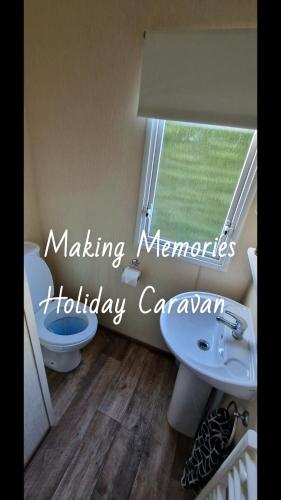 Making Memories Holiday Caravan Making Memories Holiday Caravan
