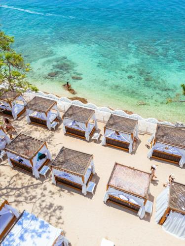 Bora Bora Beach Club & Hotel