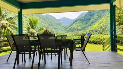 شرفة/ تراس, TAHITI ITI - Fare Vaiavaro in تيهوبو
