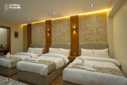 Deluxe Triple Room room in Golden Season Hotel
