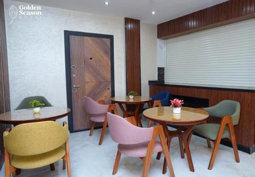 Étterem, Golden Season Hotel near Palotamúzeum