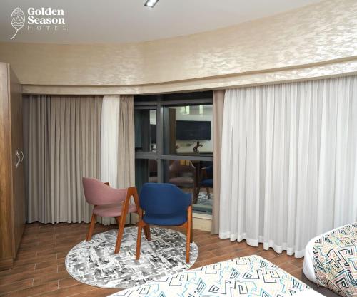 Deluxe King Suite image 10