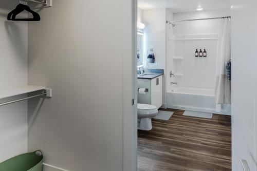 Convention Ctr-Spacious 2BR 2BA-Spa,Pool,Gym,Pkg Convention Ctr-Spacious 2BR 2BA-Spa,Pool,Gym,Pkg