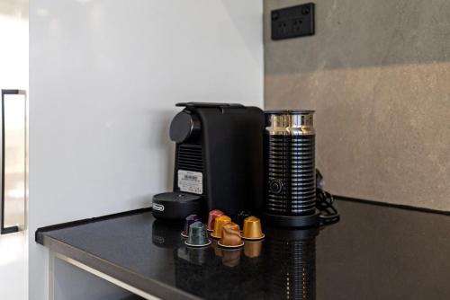 Belle Escapes Rydges Plaza Esplanade 54 with stunning ocean views - image 4