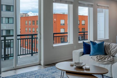 Convention Ctr-Spacious 2BR 2BA-Spa,Pool,Gym,Pkg Convention Ctr-Spacious 2BR 2BA-Spa,Pool,Gym,Pkg