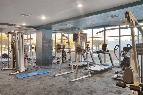 Convention Ctr-Spacious 2BR 2BA-Spa,Pool,Gym,Pkg Convention Ctr-Spacious 2BR 2BA-Spa,Pool,Gym,Pkg