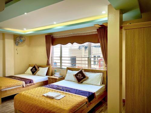 2 queen beds