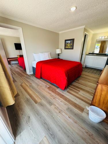 Deluxe Queen Room