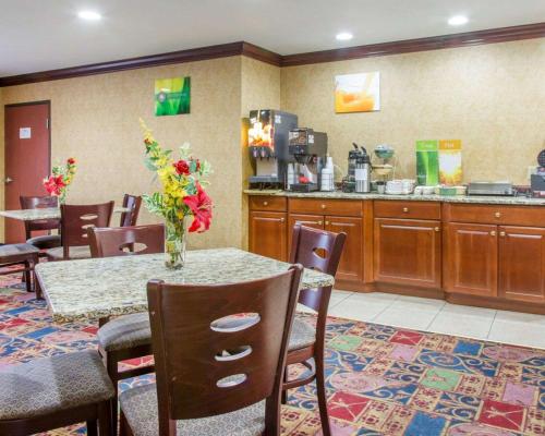 مطعم, كواليتي إن آند سويتس (Quality Inn & Suites) in Meriden