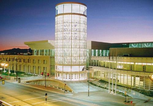 Spacious Townhome Near Downtown