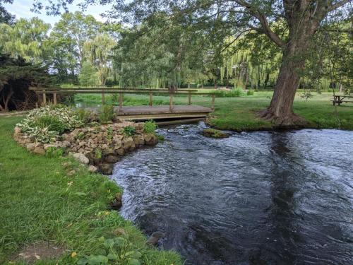 Farrell House Lodge at Sunnybrook Trout Club in Sandusky, USA