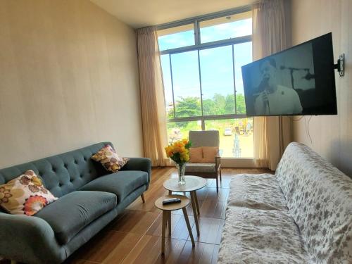 Spacious and Comfortable Apartment with Parking