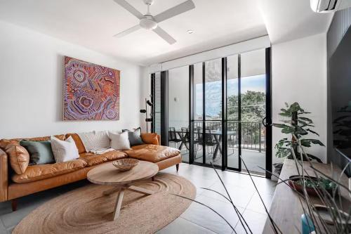 Stylish Family Escape 5 min walk to Beach