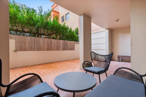 Bright Inner-West Stay with Pool Access - image 5
