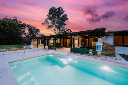 Moonlight at Mudgee - Chic Soirées & Private Cinema, Mudgee