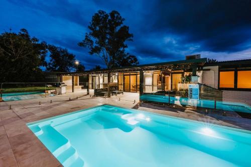 Moonlight at Mudgee - Chic Soirées & Private Cinema, Mudgee (foto 7)
