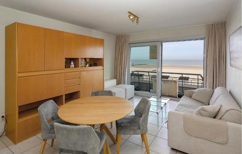 Awesome Apartment In Oostende - image 3