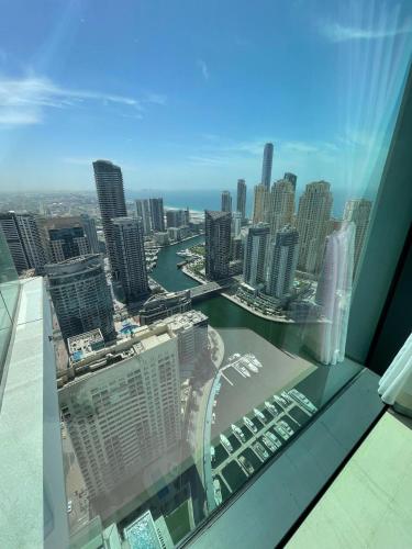 Vida Dubai Marina Apartment at Prime Location, Dubai (photo 3)