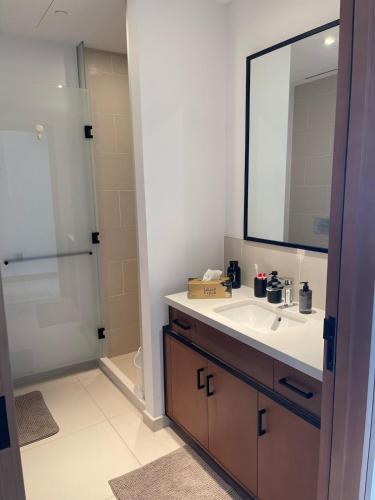 Vida Dubai Marina Apartment at Prime Location, Dubai (photo 2)
