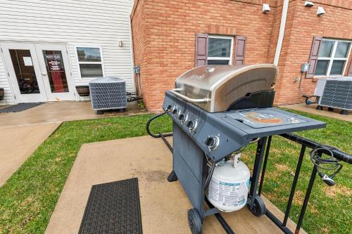 Work Relax Repeat in a Bright and Spacious Stay Work Relax Repeat in a Bright and Spacious Stay