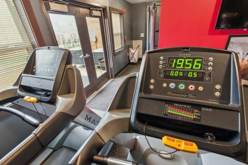 Work Relax Repeat in a Bright and Spacious Stay Work Relax Repeat in a Bright and Spacious Stay