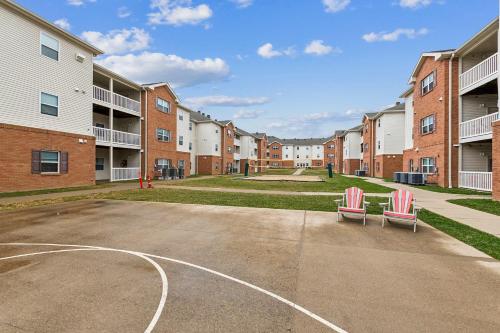 Work Relax Repeat in a Bright and Spacious Stay Work Relax Repeat in a Bright and Spacious Stay