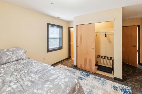 Bright and Connected Your Ideal Getaway Bright and Connected Your Ideal Getaway