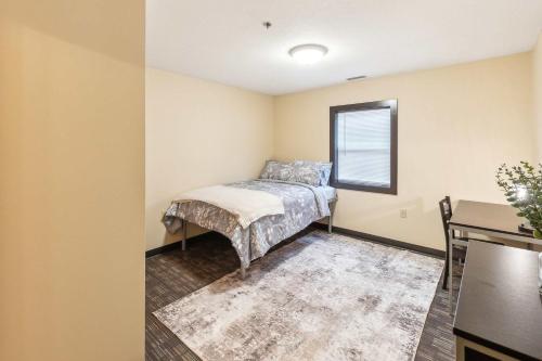 Bright and Connected Your Ideal Getaway Bright and Connected Your Ideal Getaway