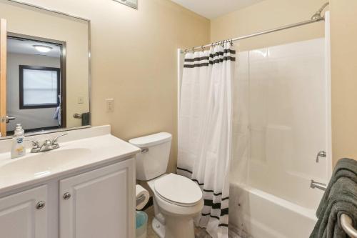 Bright and Connected Your Ideal Getaway Bright and Connected Your Ideal Getaway