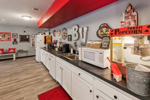 Bright and Connected Your Ideal Getaway Bright and Connected Your Ideal Getaway