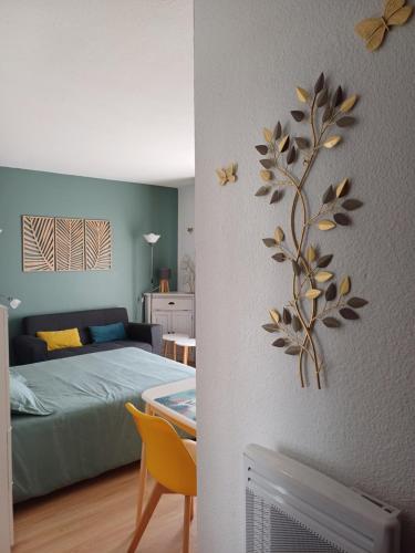 Bandol nature et loisirs: Parking/ Piscine 5
