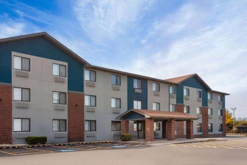 罗密欧维尔速8酒店 罗密欧维尔速8酒店