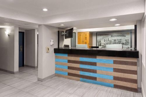 Super 8 by Wyndham Romeoville Bolingbrook in Romeoville, USA