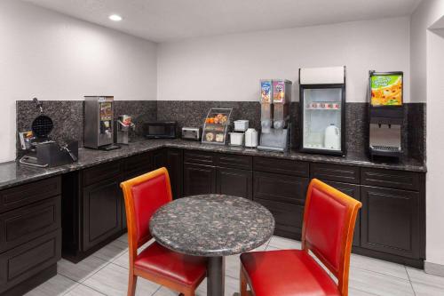 罗密欧维尔速8酒店 罗密欧维尔速8酒店