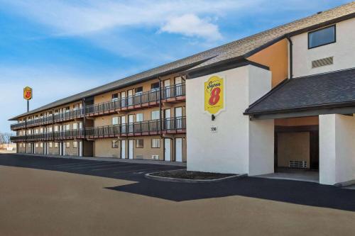 Super 8 by Wyndham Vandalia/Dayton International Airport in Vandalia, USA