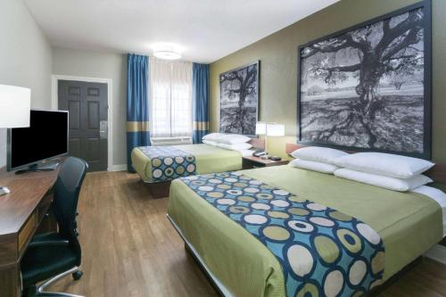 Super 8 by Wyndham San Antonio Near Fort Sam Houston in San Antonio, USA