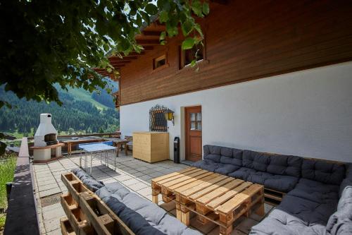 parveke/terassi, Delfi Ski & Bike Apartments in Saalbach