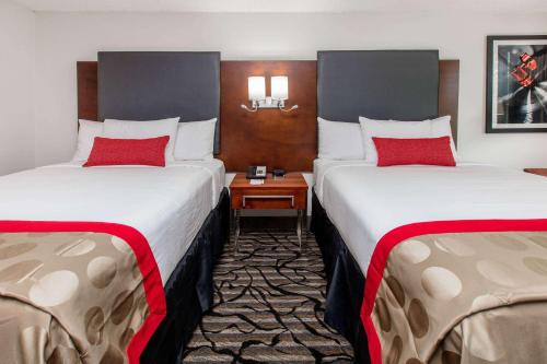 Double Room with Two Double Beds - Non-Smoking image 3