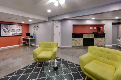 Előcsarnok, Super 8 by Wyndham San Antonio Pearl District / Downtown near The DoSeum - San Antonio's Museum for Kids