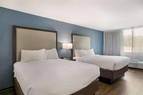 Standard Queen Room with Two Queen Beds - Non Smoking