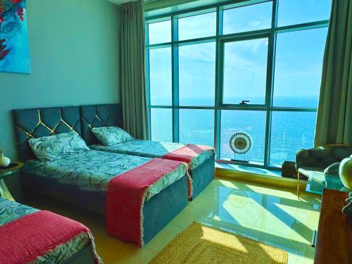 Luxury Corniche Residence 2 BHK pool gym wifi sea front Luxury Corniche Residence 2 BHK pool gym wifi sea front