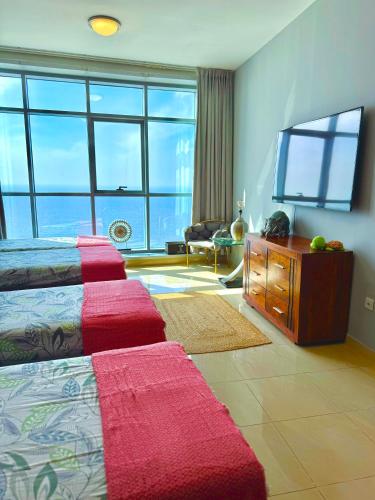 Luxury Corniche Residence 2 BHK pool gym wifi sea front Luxury Corniche Residence 2 BHK pool gym wifi sea front