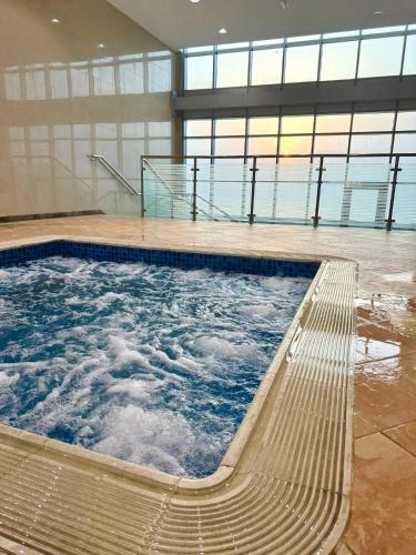 Luxury Corniche Residence 2 BHK pool gym wifi sea front Luxury Corniche Residence 2 BHK pool gym wifi sea front