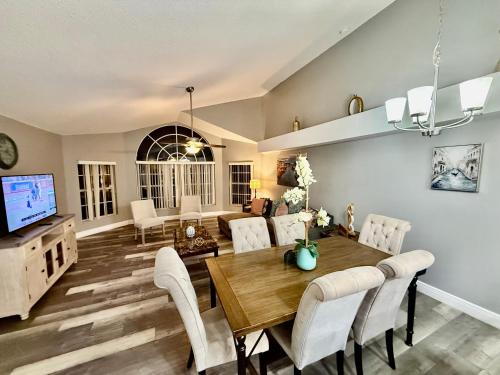 Grand Superior 3BR Apartment near Disney Parks in Kissimmee, USA