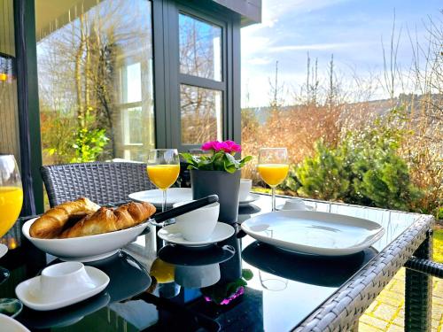 อาหารและเครื่องดื่ม, Fuchsbau mit Kamin & Terrasse & Garten in เกรอเนบัค