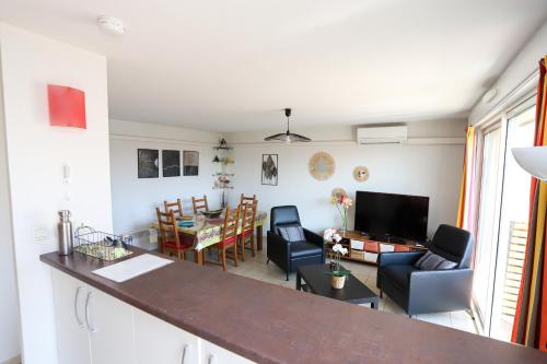 Apartment with Sea View image 6