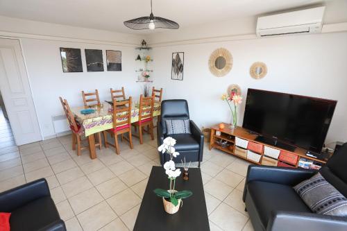 Apartment with Sea View image 10