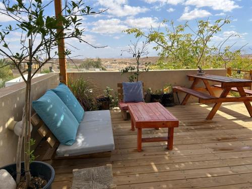 היורט על הגג - צוקים in Tsukim